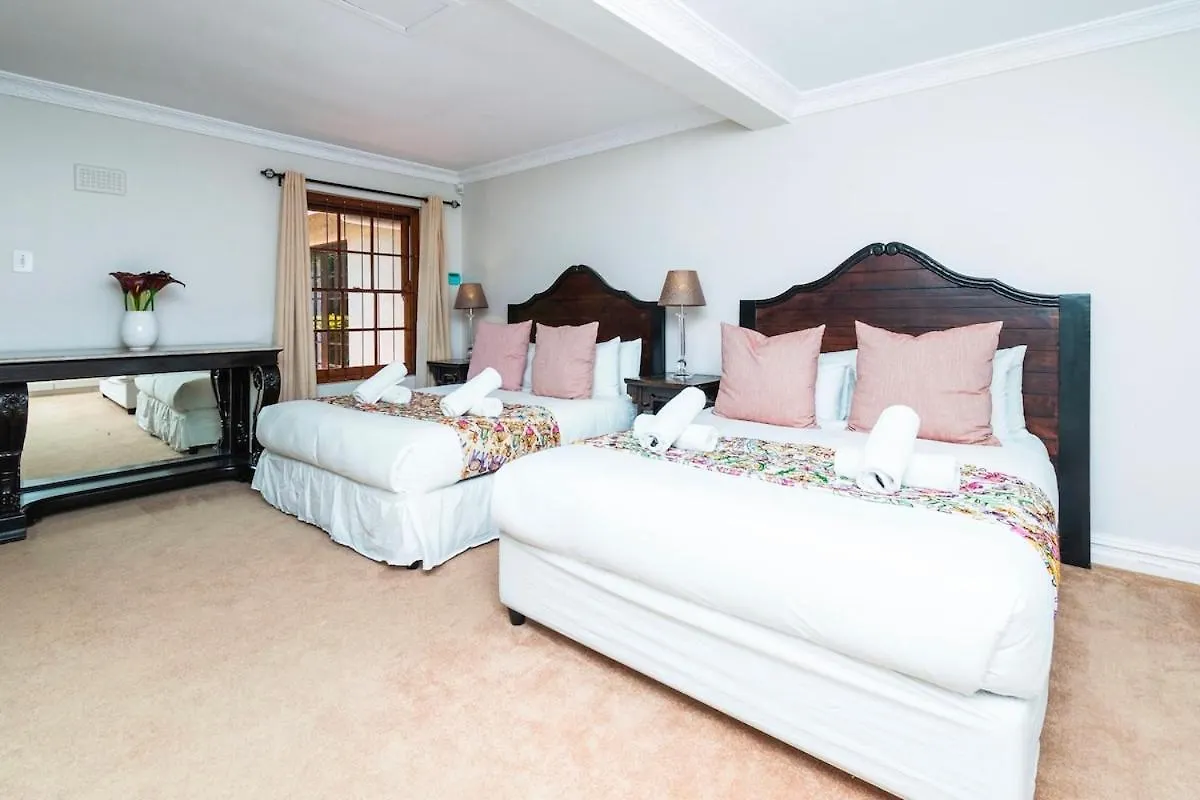 Holiday home Spacious Family Home In Constantia With Pool Cape Town