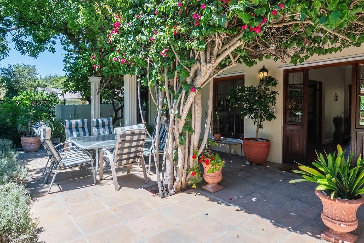 Spacious Family Home In Constantia With Pool Cape Town 0*,